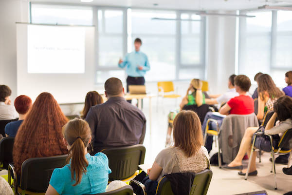 đầu tư tiền học các khóa học bên ngoài
